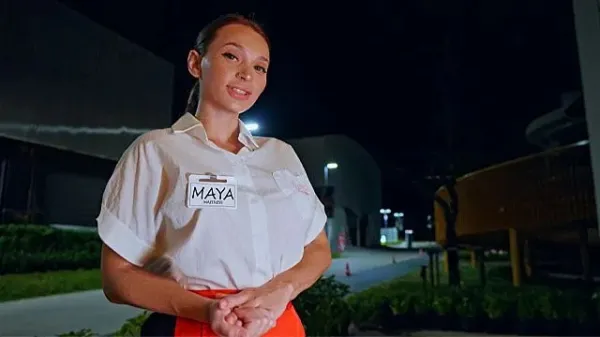 Waitress Fixes Order with Intimate Encounter